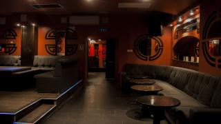 Patronul clubului The Buddhist, arestat pentru 30 de zile. Și-a tras și mama în afacere