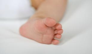 Creştere alarmantă a numărului de mame minore în România. Ce soluţii are statul român