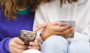 Greșeala care te poate lăsa fără bani când folosești Wi-Fi gratuit: 