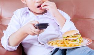 România, pe cântar. 3 din 10 copii în vârstă de 8 ani se luptă cu kilogramele în plus