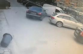 Un şofer de 18 ani din Balş a distrus mai multe maşini după ce s-a urcat drogat la volan