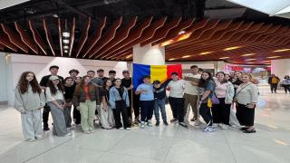 Cei 100 de copii rămaşi blocaţi în Dubai au ajuns acasă. Avionul a aterizat cu o întârziere de 4 ore