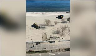 Rezervor de gaz îngropat ilegal pe plaja din Năvodari, avariat de un utilaj. Ce spune ministrul Mediului