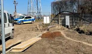 Doi muncitori, electrocutaţi pe şantierul unui cimitir din Buzău. Cum s-a produs accidentul