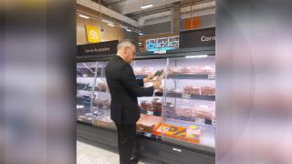 Marile magazine, acuzate că refuză producătorii români sau le vând marfa sub brand străin