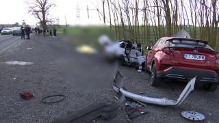 Maşină lovită şi aruncată pe contrasens, în Constanţa. O femeie a murit, alţi doi oameni în stare gravă