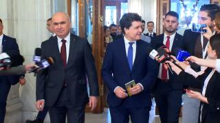 Prețul motorinei a trecut de 9 lei pe litru. Nicușor Dan și Ilie Bolojan, discuţii cu șefii OMV Petrom