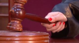 O femeie din Cluj a fost amendată pentru că a parcat pe trotuar, la trei ani după ce a murit