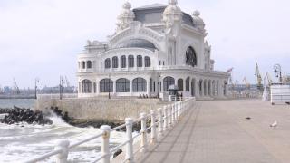 Unde te poţi angaja vara pe litoral. Salariile ajung şi la 8.000 de lei, dar fără doritori