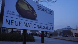 Brâncuși, celebrat la Berlin printr-o expoziție de amploare: sute de oameni stau la coadă să-i vadă operele