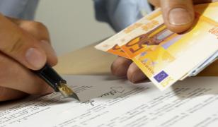 EXPERIMENT Observator. Cât de uşor este să devii "specialist" în orice, în România