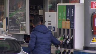 O ţară vecină cu România are 7,34 lei litrul de benzină. Ajutor pentru familii, de 20 de euro pe lună