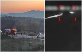 Momentul când un șofer de 22 de ani lovește un cap de pod în Gherla. A rămas captiv în mașină