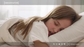 Dormim puţin şi prost: 