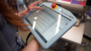 Inteligența artificială schimbă regulile pe piaţa muncii. Ce caută angajatorii din IT