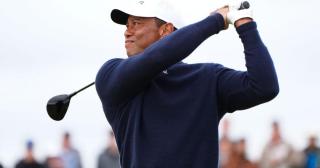 Tiger Woods, eliberat pe cauţiune după ce a fost reţinut pentru conducere sub influenţa substanţelor
