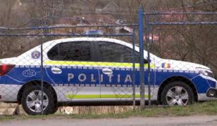 Ordin de protecţie emis de poliţişti pentru doi părinţi care şi-au bătut copiii