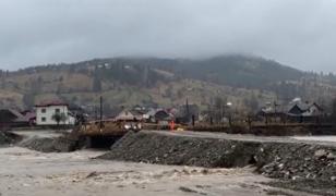 Câteva ore de ploi torențiale au făcut prăpăd în Suceava: "Asta e natura, ce putem să facem"