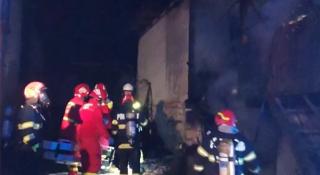 Bărbat de 55 de ani găsit carbonizat în casă, după ce locuinţa i-a luat foc, în Cluj
