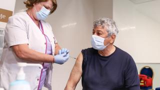 ANIMAŢIE. Mircea Lucescu, operat: medicii i-au montat un defibrilator