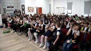 Centenar Junior 2026. Câţi bani primesc copiii la majorat, cu 100 de lei depuşi lunar