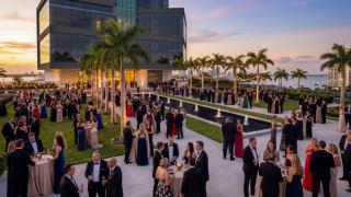 Primele imagini cu Biblioteca prezidențială a lui Trump: 