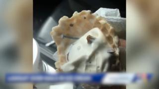 A primit despăgubiri de 14 milioane de dolari după ce a mâncat o îngheţată care conţinea cuie