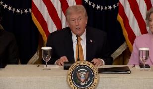 Macron îi dă replica lui Trump, care a anunțat că se gândește să iasă din NATO