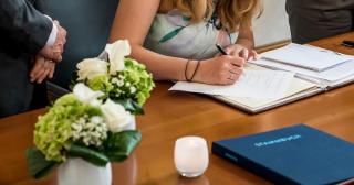 Schimbarea numelui după căsătorie sau divorţ. Ce acte se schimbă şi în ce ordine