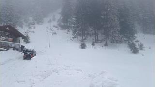 Locul din România unde stratul de zăpadă depăşeşte 20 de centimetri. Când se încălzeşte