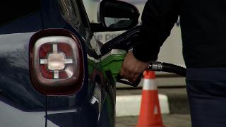 Răsturnare de situaţie pe piaţa carburanţilor: motorina premium s-a ieftinit drastic