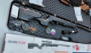 Armă cu aer comprimat, descoperită pe aeroportul din Cluj-Napoca într-un colet trimis de o firmă din Cehia