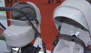 Tehnologia care le face viața mai ușoară părinţilor: scaune auto 2 în 1 şi cărucioare controlate de telefon