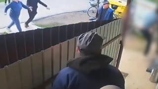 Bătaie ca-n filme în Brăila. Unul dintre atacatori s-a întors cu un topor și a lovit un bătrân