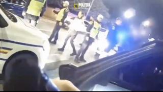 Și-a abandonat prietenul pe banchetă, după ce s-a urcat beat la volan și a intrat într-un cap de pod