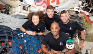 Astronauţii de pe Artemis 2 se întorc acasă în mai puţin de 2 zile. Cum va decurge ultima etapă a misiunii