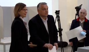 Orban a avut parte de un "moment Ceauşescu" la propriul miting electoral. Ce mesaj i-a transmis Donald Trump