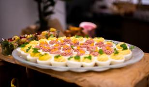 Cât ajung să coste platourile festive comandate online. Preţurile pornesc de la 100 de lei pentru 4 persoane