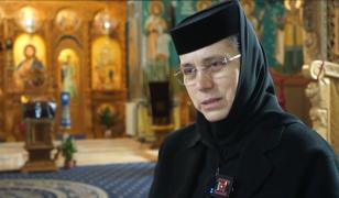 Povestea maicii Ecaterina, femeia care a salvat sute de copii abandonați: 