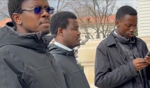 Şase tineri din Africa, emoţionaţi de noaptea de Înviere în România. Ce tradiţie i-a impresionat cel mai mult