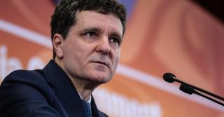 Tânărul care l-a ameninţat cu moartea pe Nicuşor Dan e în Germania. Poliţia i-a chemat părinţii la audieri