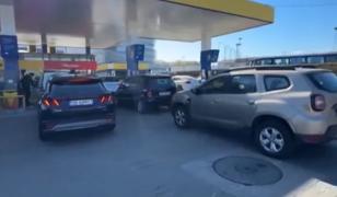 Noi tensiuni în Iran după ultimatumul lui Trump. Românii fac cozi la pompe de frica unui nou val de scumpiri