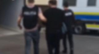 Doi bărbați, prinși după ce au împușcat ilegal un urs, în Brașov