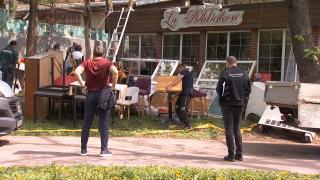 Terasele fără autorizaţie din Cişmigiu, demolate cu scandal. Urmează cele din Parcul Herăstrău