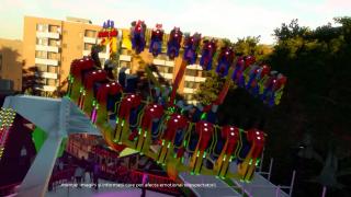 ANIMAŢIE. 14 copii, blocaţi într-un carusel 40 de minute, cu capul în jos. 