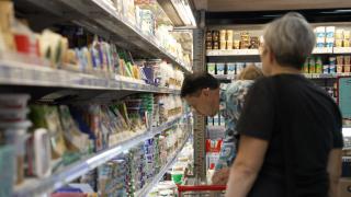 La cât ar putea ajunge EURO după criza politică. Ne aşteaptă rate mai mari şi scumpiri la alimente