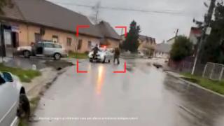 Un bărbat a făcut prăpăd într-o comună din Covasna. A atacat cu toporul două persoane şi a vandalizat primăria