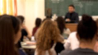 Un profesor din Cernavodă și-ar fi violat eleva de 10 ani timp de mai mulți ani. Soția predă la aceeași școală