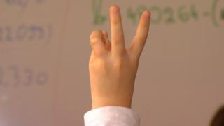 Tactica primarului din Chiajna în faţa abuzurilor cu viza de flotant. 50 de copii, mutaţi cu forţa