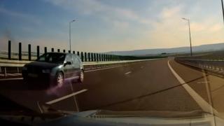 Un bătrân de 75 de ani a mers 20 de kilometri cu maşina pe contrasens pe Autostrada Moldovei